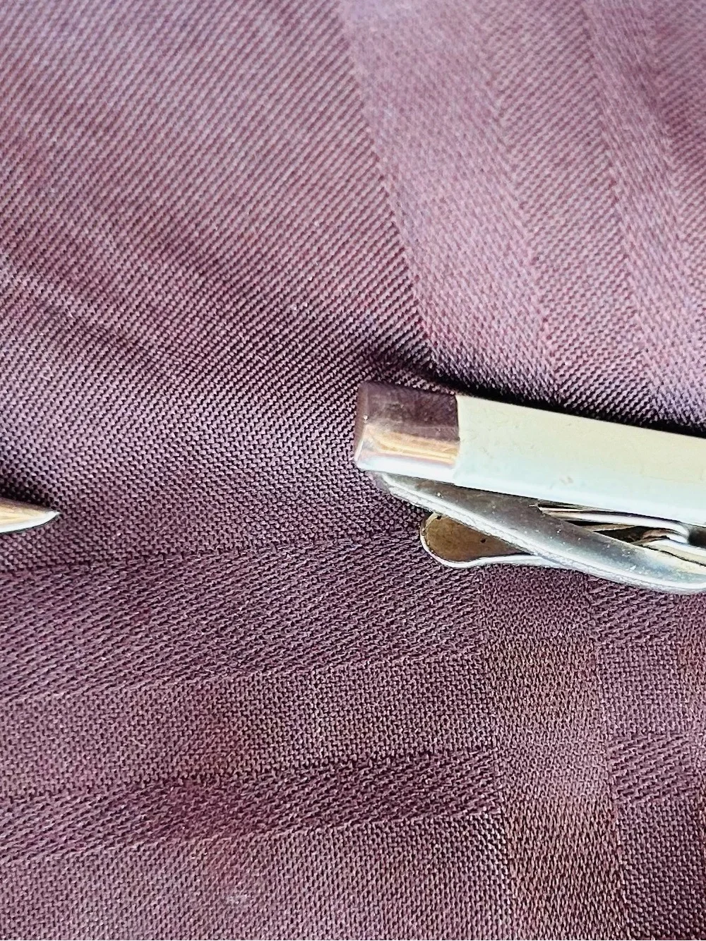 Set of 2 Vintage Men’s Tie clips or money in the shape of a knife and a dagger